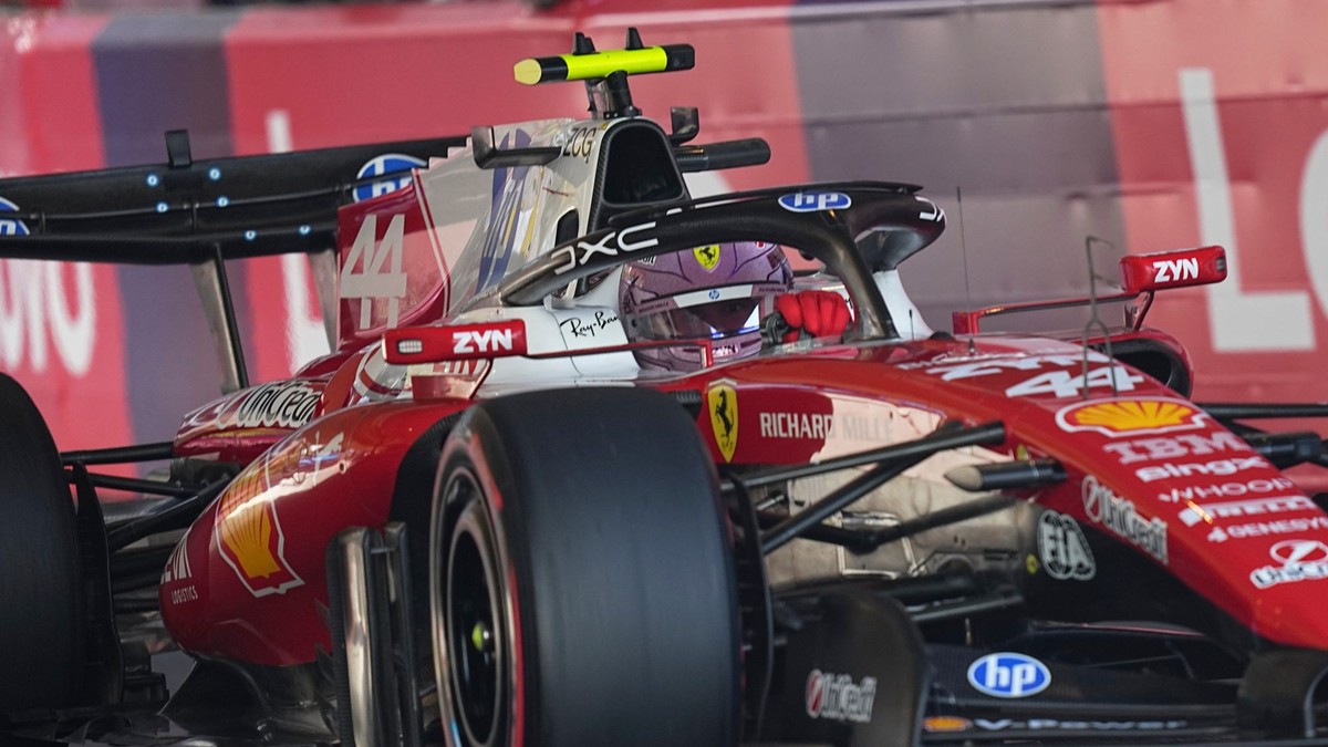 Lewis Hamilton počas druhého tréningu na Veľkú cenu Monaka.