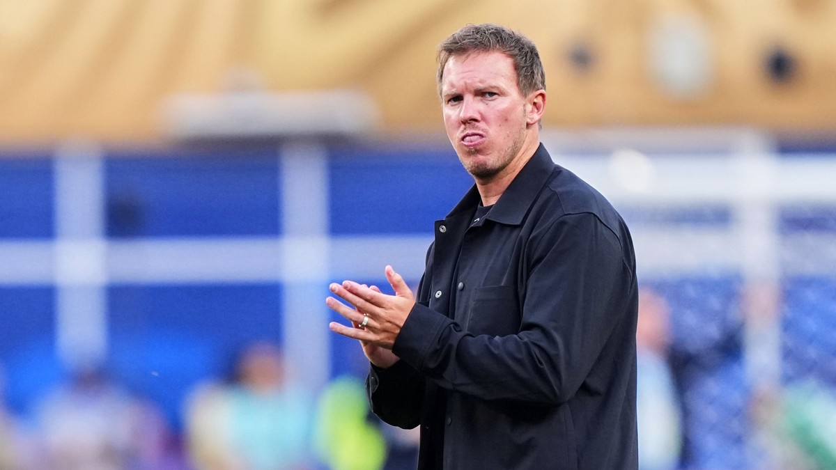 Na snímke tréner Nemecka Julian Nagelsmann reaguje po prehre v šestnásťfinálovom dueli Nemecko - Paraguaj.