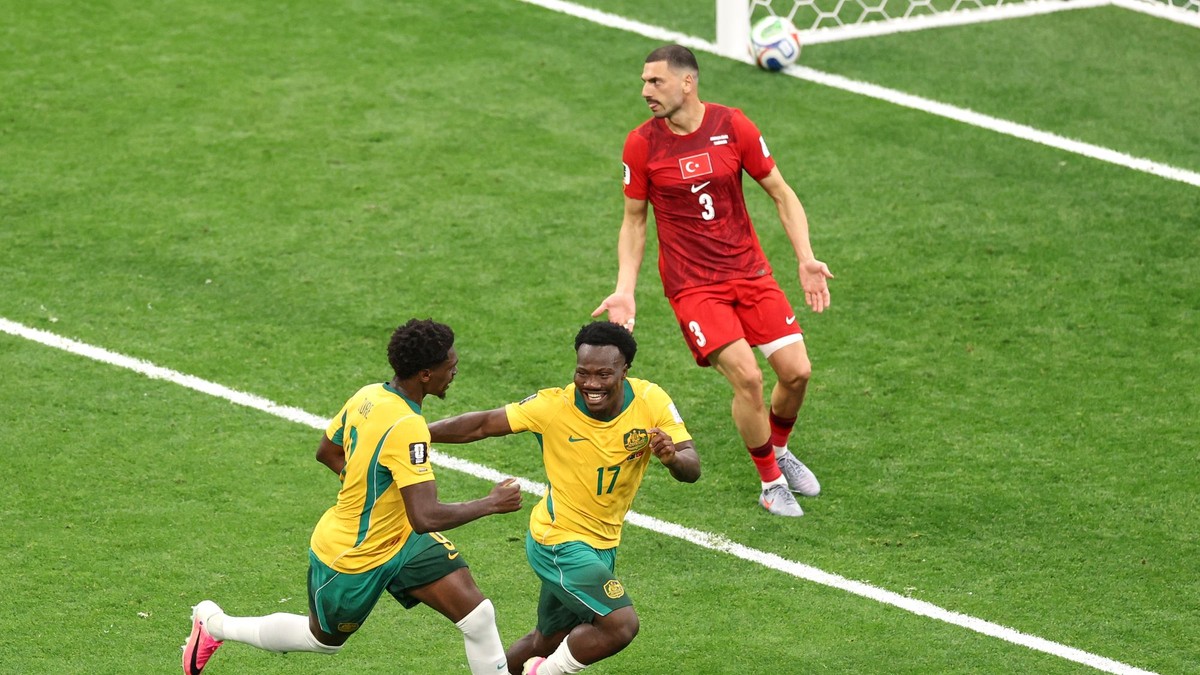 Austrálčan Nestory Irankunda oslavuje gól do siete Turecka na MS vo futbale 2026.