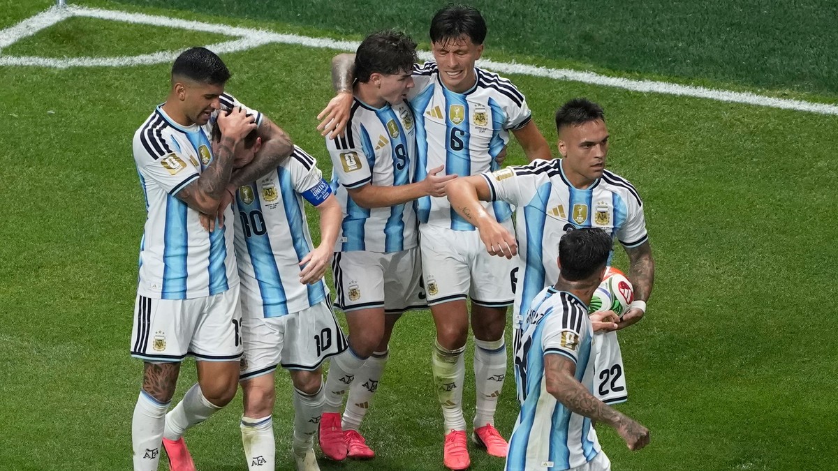 Argentína oslavuje gól. 