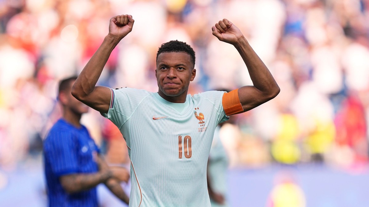 Francúz Kylian Mbappé oslavuje po tom, čo Francúzsko zdolalo Maroko vo štvrťfinálovom zápase futbalových majstrovstiev sveta.