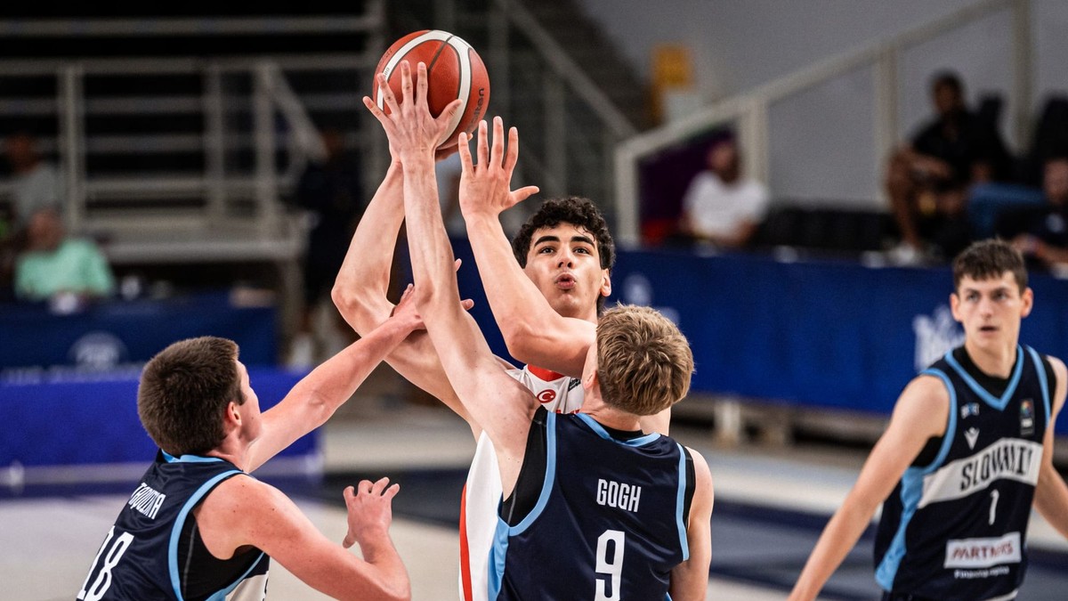 Momentka zo zápasu Slovensko - Turecko na ME v basketbale do 18 rokov 2026. 