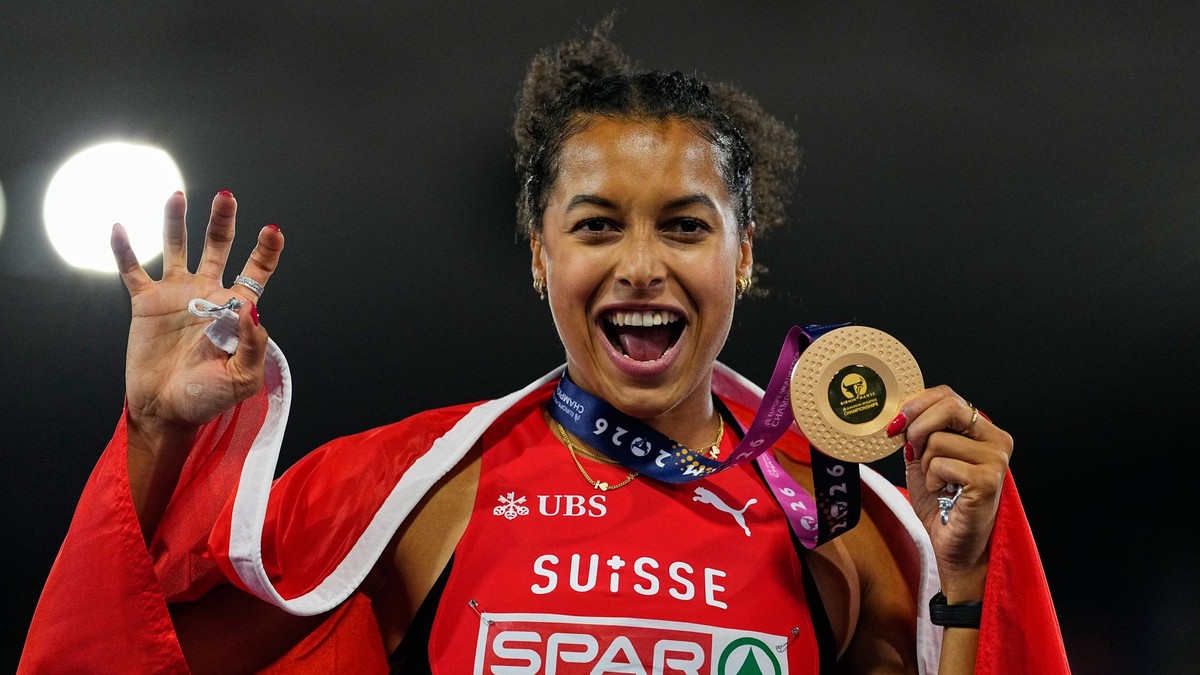 Švajčiarka Audrey Werrová oslavuje zisk zlatej medaily na ME v atletike 2026.
