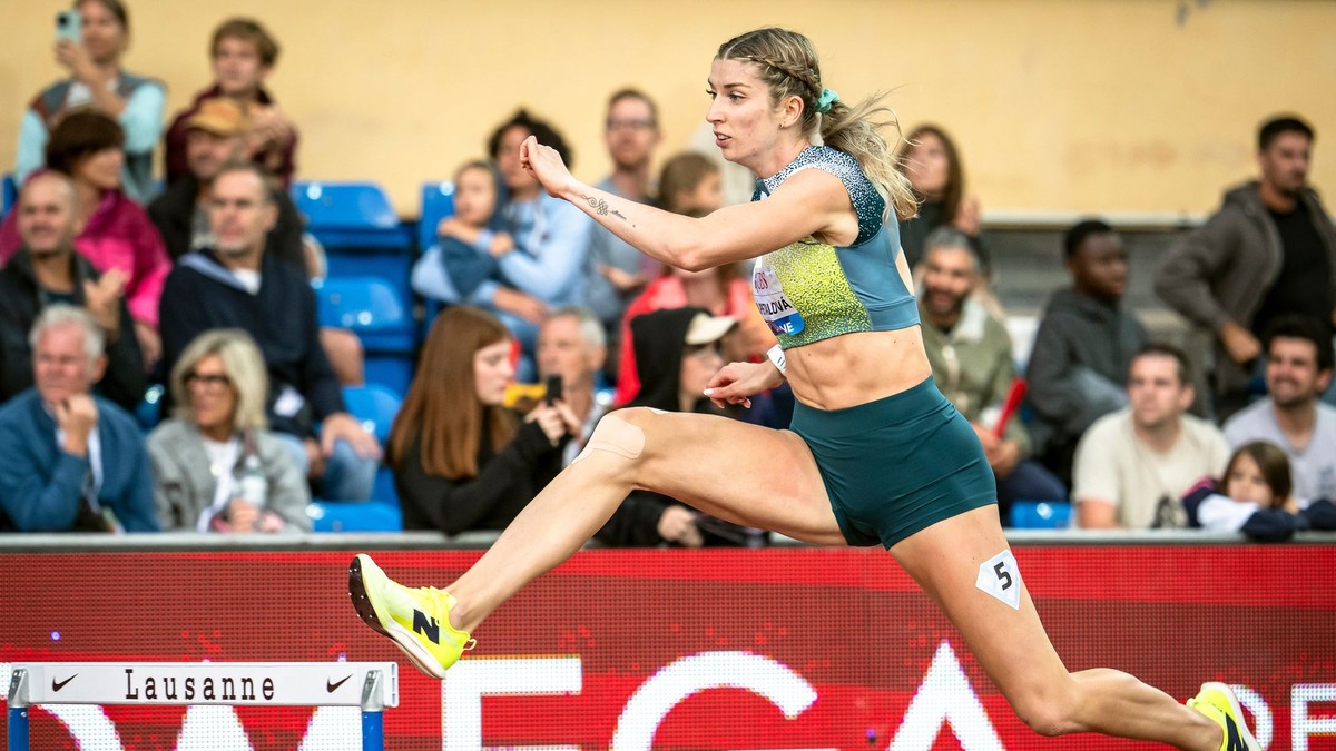 Emma Zapletalová počas behu na 400 m cez prekážky na mítingu Diamantovej ligy v Lausanne 2026.