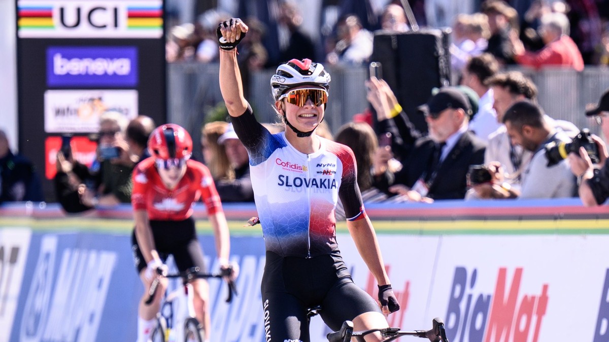 Slovenská cyklistka Viktória Chladoňová počas pretekov do 23 rokov na MS 2026.