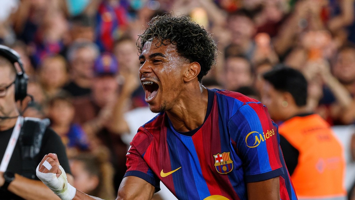 Futbalista Barcelony Lamine Yamal.