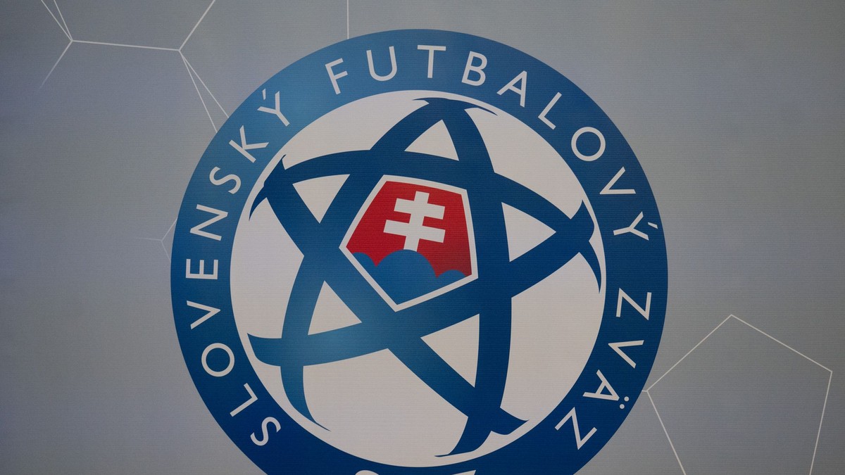 Na snímke logo Slovenského futbalového zväzu počas Konferencie SFZ.