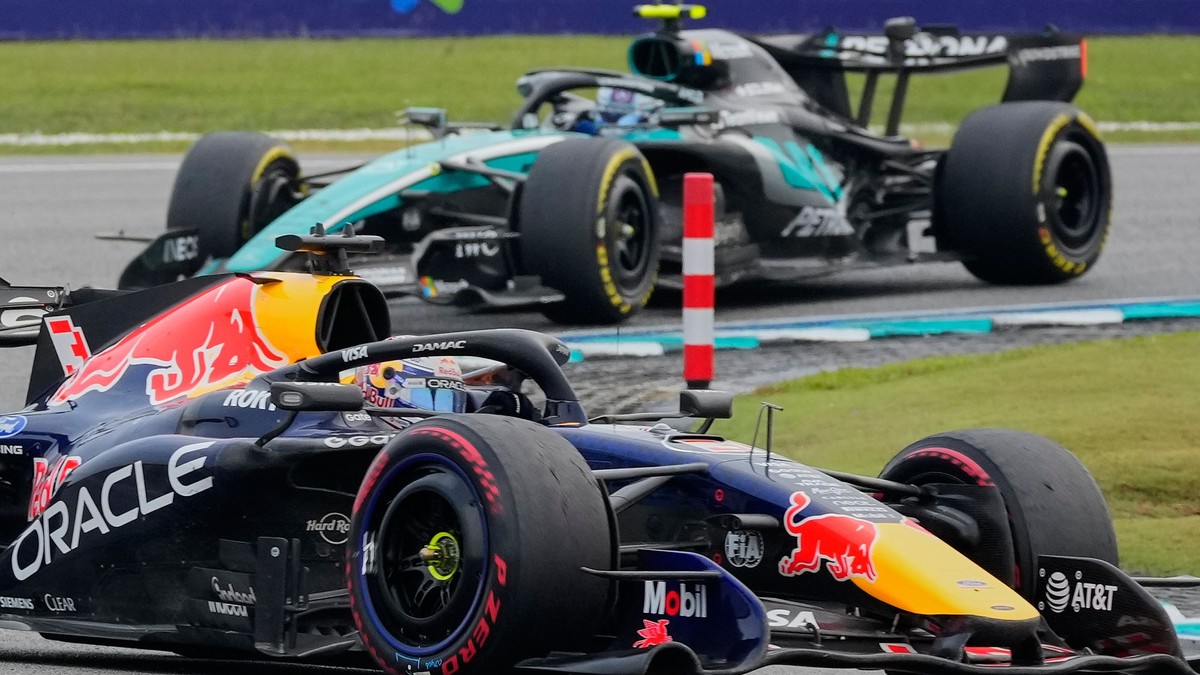 Max Verstappen a Kimi Antonelli.