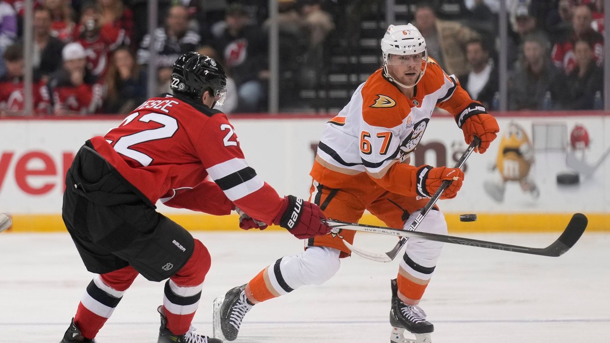 Tristan Luneau v drese Anaheimu Ducks.