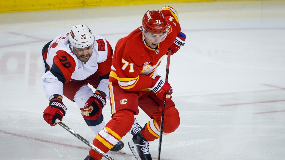 Šimon Nemec v drese Calgary.