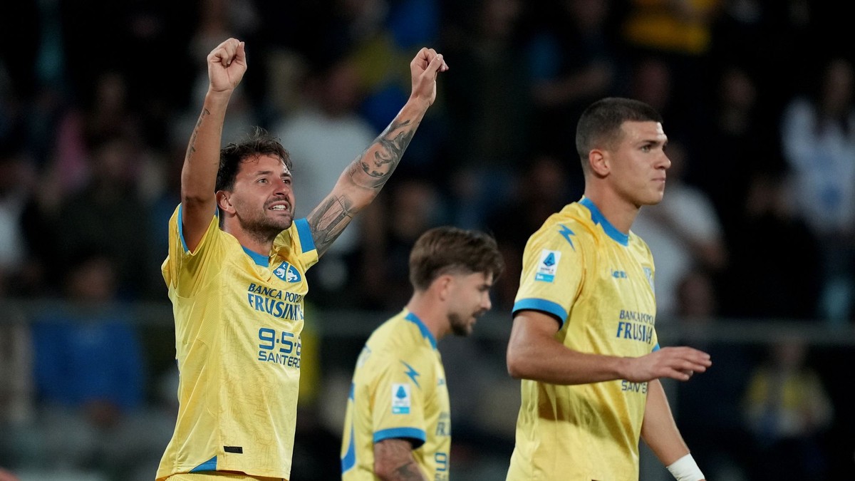 Frosinone oslavuje gól. 