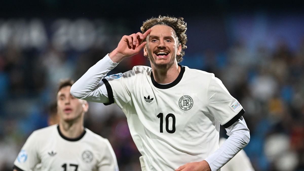 Nemecký útočník Nick Woltemade strieľa gól v zápase proti Slovinsku na EURO U21 2025.