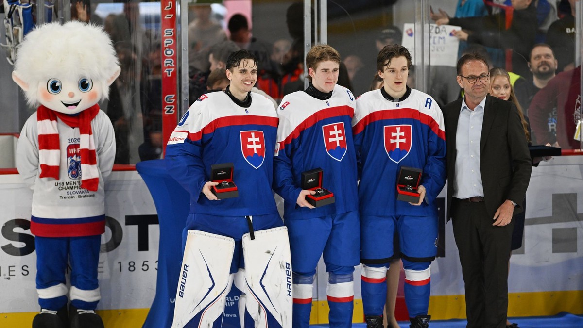 Na snímke zľava traja najlepší hráči Slovenska na turnaji Samuel Hrenák, Adam Goljer a Timothy Kazda.