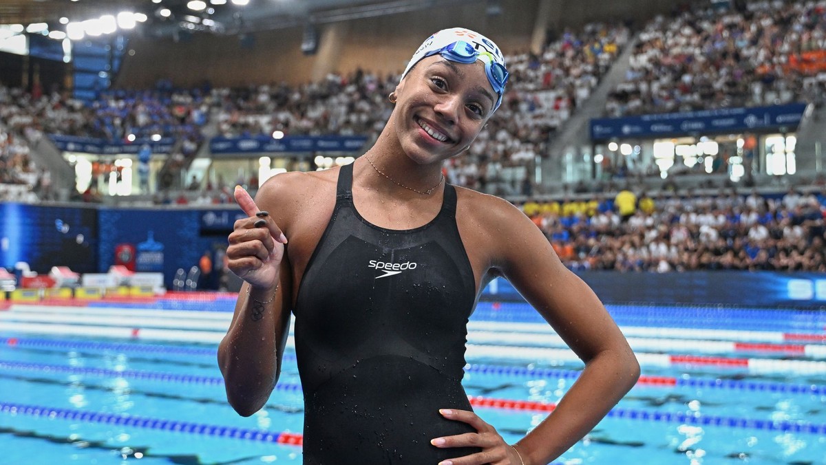 Sara Curtisová. 