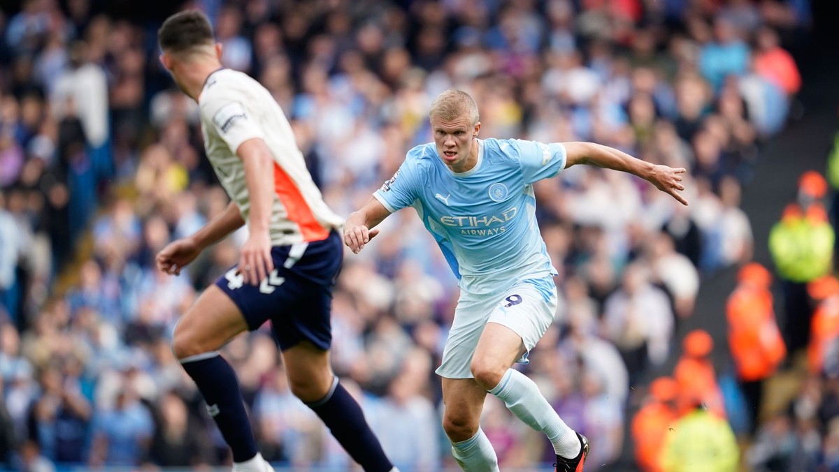 Erling Haaland v zápase Manchester City a Coventry.