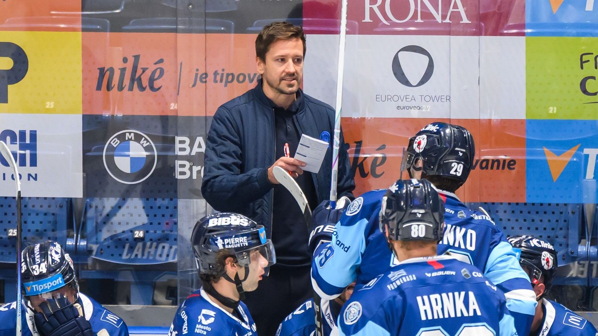 Tréner HK Nitra Erik Čaládi.