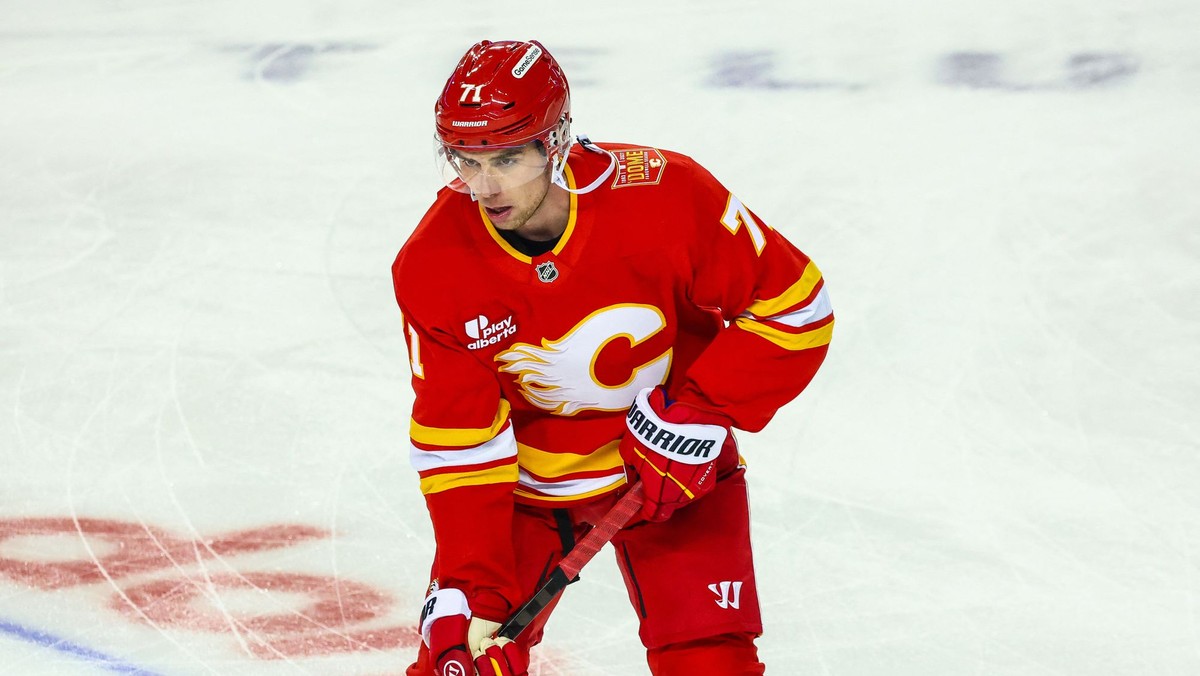 Šimon Nemec v drese Calgary Flames.