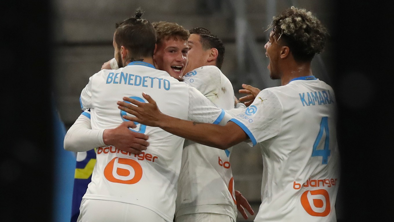 Radosť hráčov Olympique Marseille.