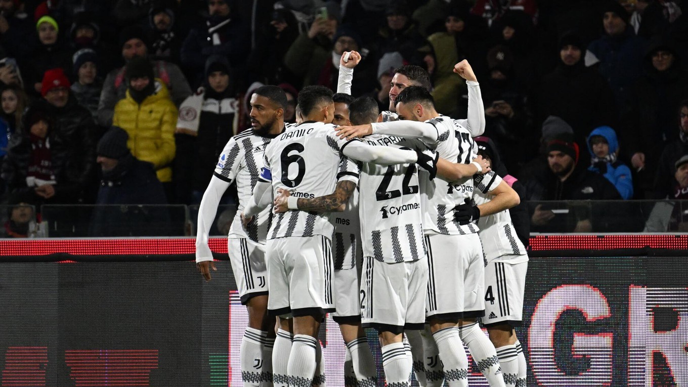 Futbalisti Juventusu Turín sa tešia po góle.