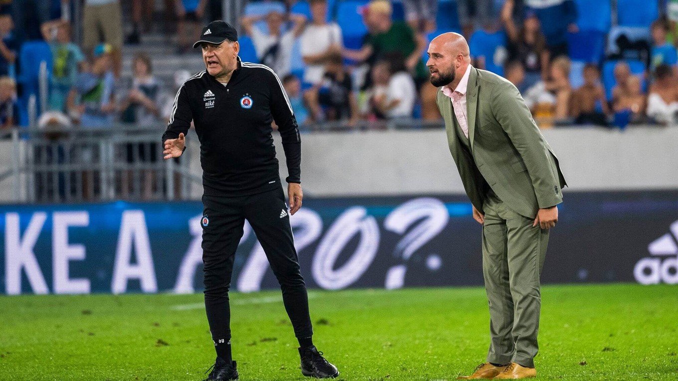 Tréner Vladimír Weiss starší a generálny riaditeľ klubu Ivan Kmotrík mladší.