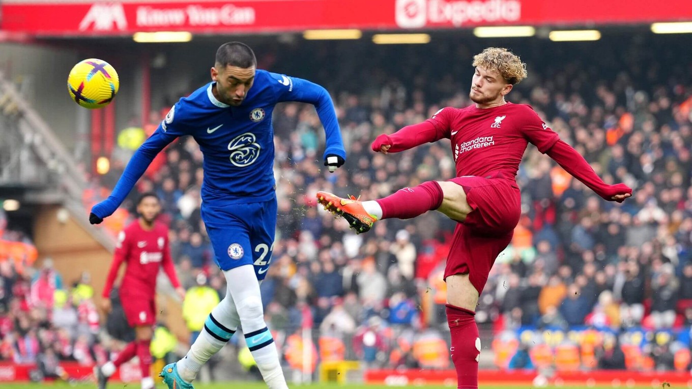 Hakim Ziyech (vľavo) v drese Chelsea FC.