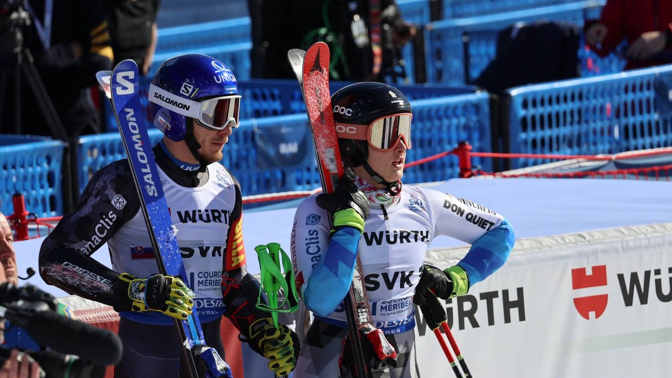 Slovenskí lyžiari Adam Žampa a Petra Hromcová počas tímových paralelných pretekov na MS 2023.