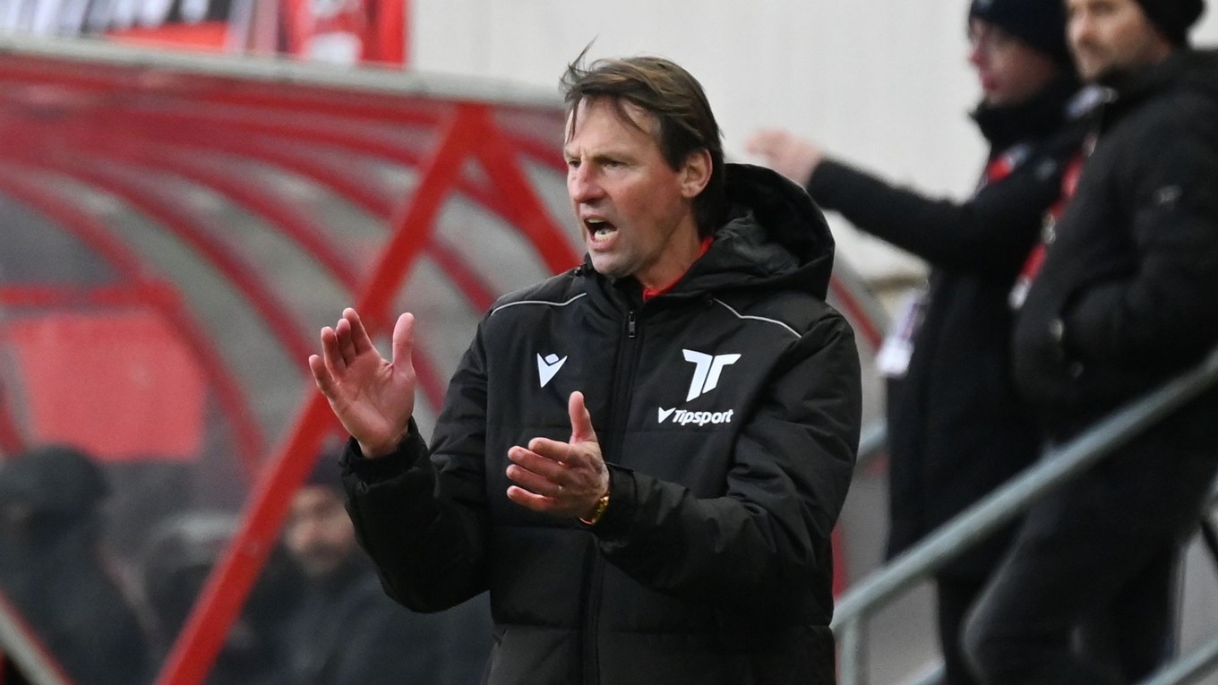 Na snímke tréner AS Trenčín František Straka.