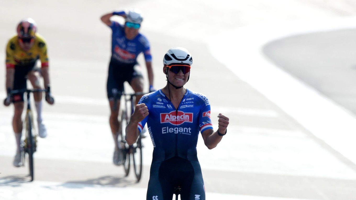 Mathieu Van der Poel sa stal víťazom Paríž-Roubaix 2023.