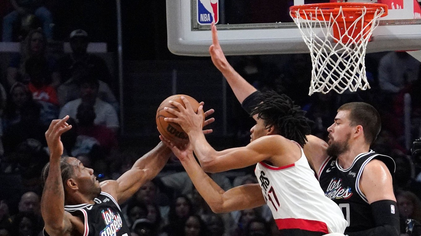 Momentka zo zápasu NBA medzi Los Angeles Clippers a Portlandom.