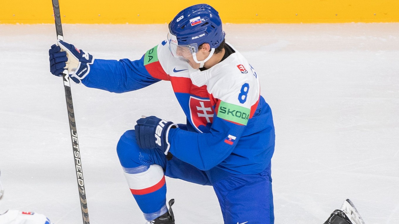 Martin Chromiak sa teší po strelenom góle v zápase Slovensko - Česko na MS v hokeji 2023.