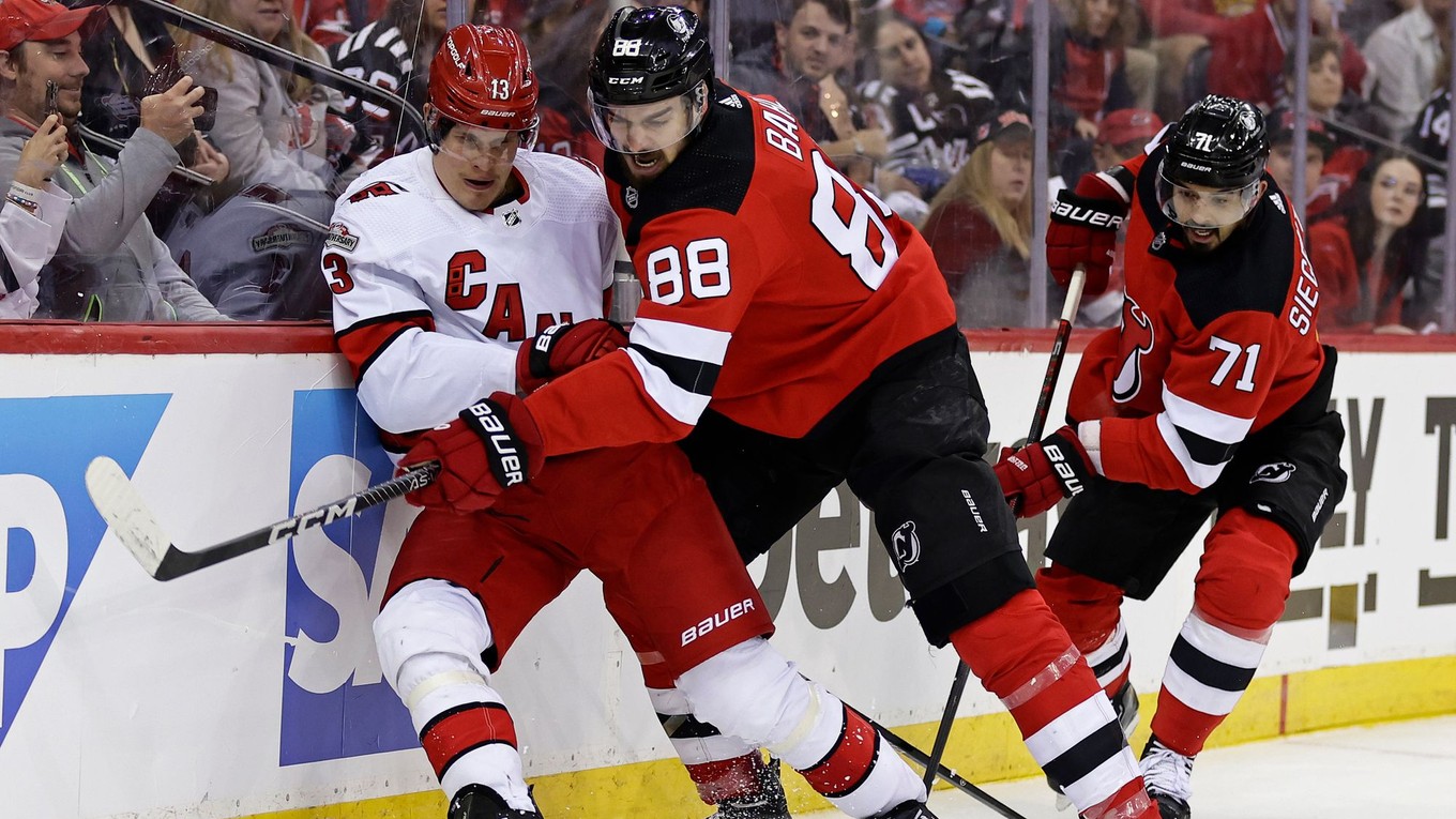 Fotka zo zápasu New Jersey Devils - Carolina Hurricanes.