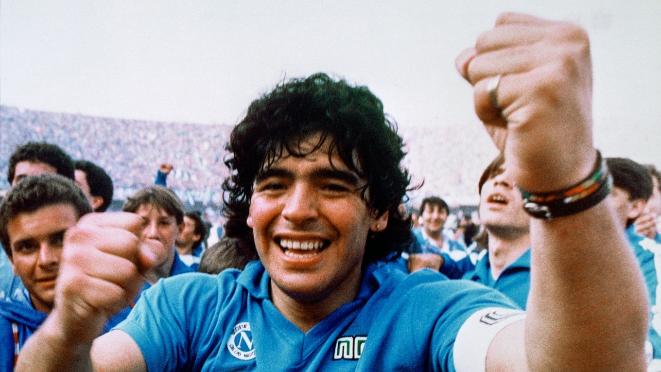 Takto sa tešil Diego Maradona, keď v roku 1987 doviedol Neapol k prvému titulu.