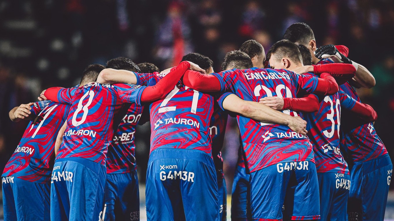 Futbalisti Raków Čenstochová.