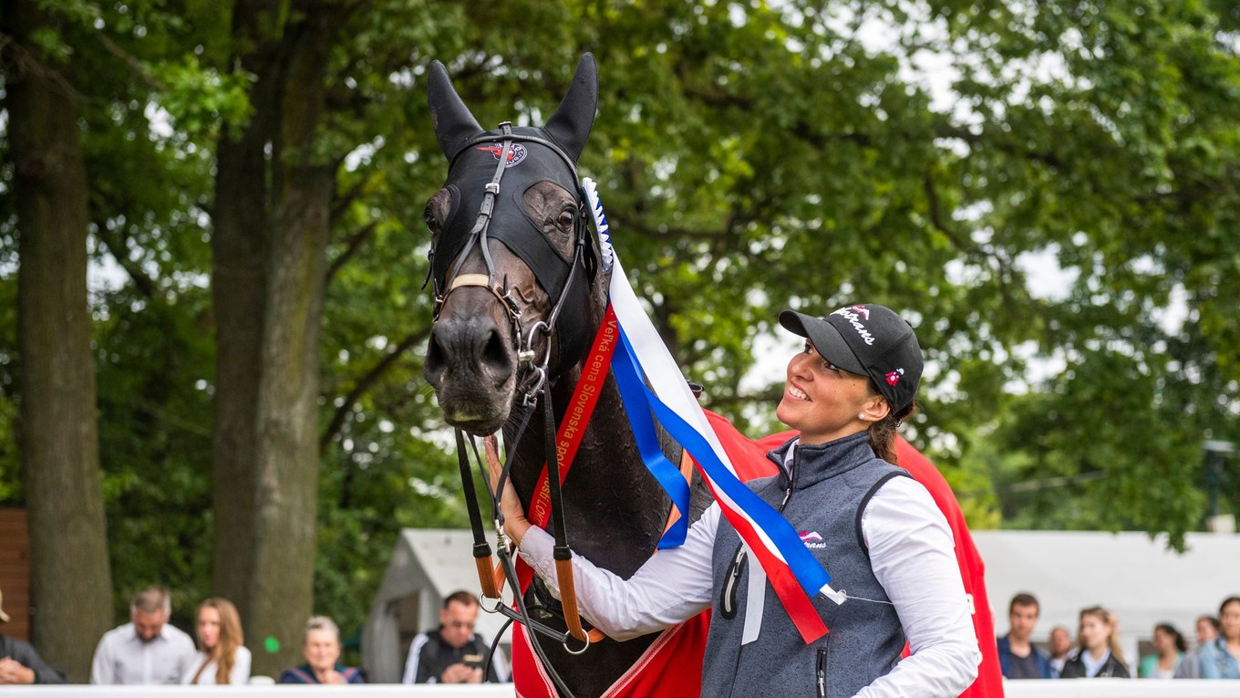 Víťazný kôň Aigle Vaillant džokeja Martina Laubeho na Veľkej cene Slovenska.