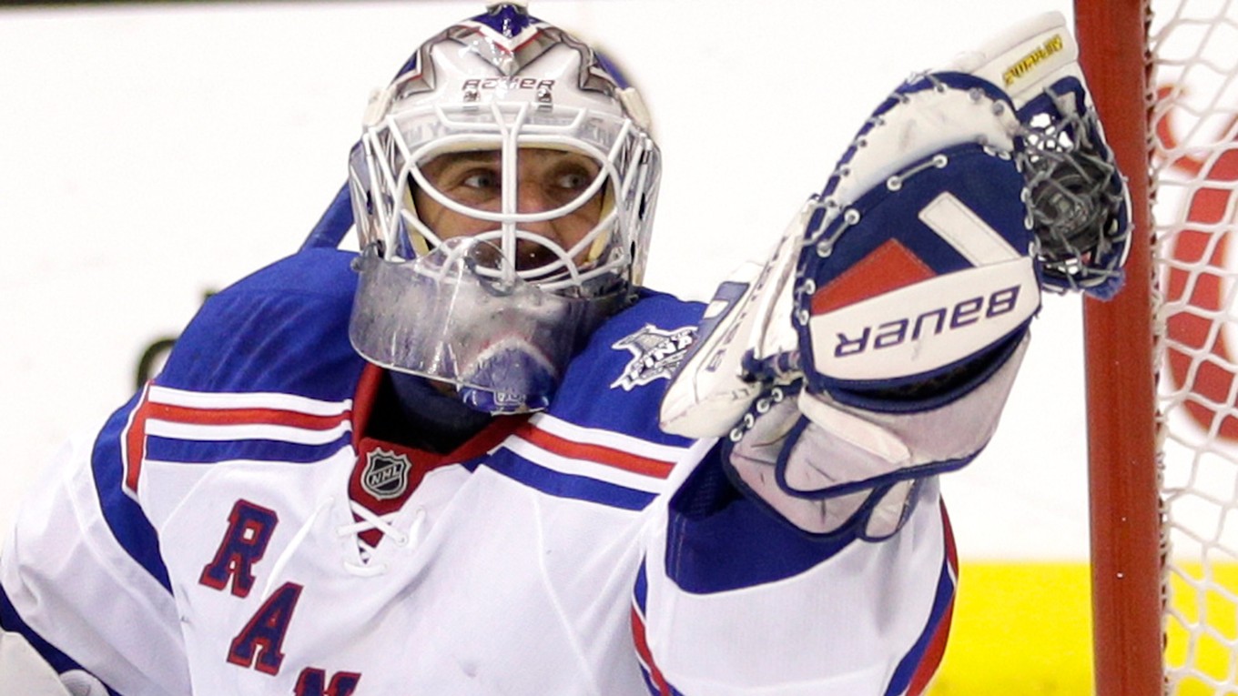 Švédsky brankár New Yorku Rangers Henrik Lundqvist. 