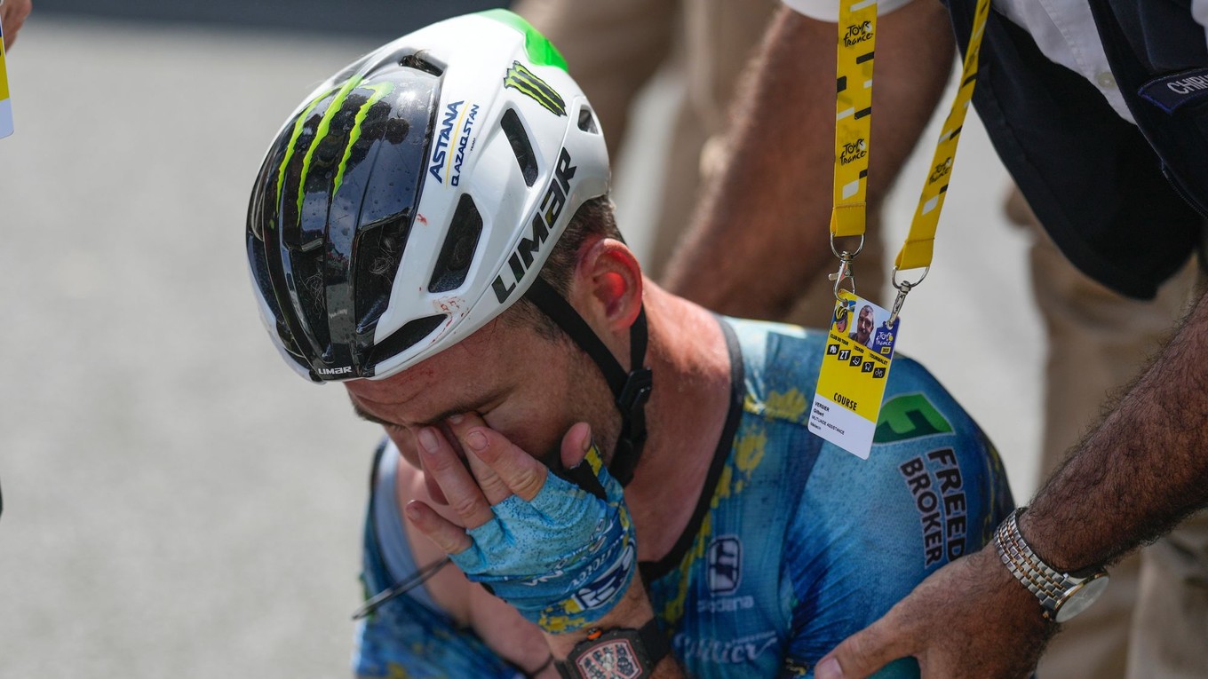 Mark Cavendish po páde a následnom odstúpení z Tour de France 2023.