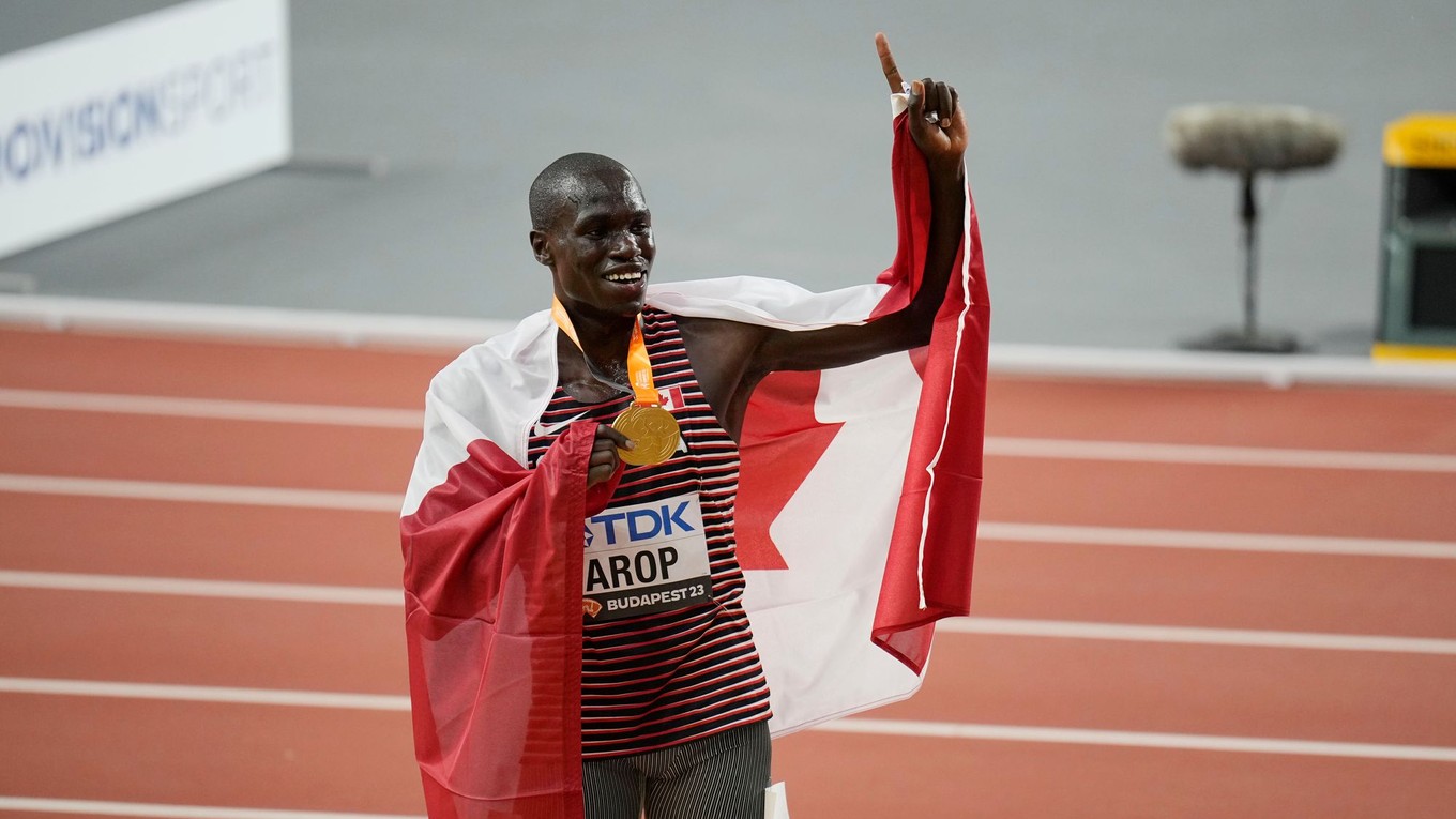 Marco Arop získal zlato v behu na 800 m na MS v atletike 2023.