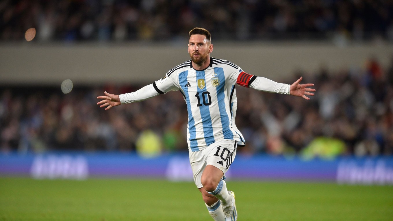 Lionel Messi sa teší z gólu.