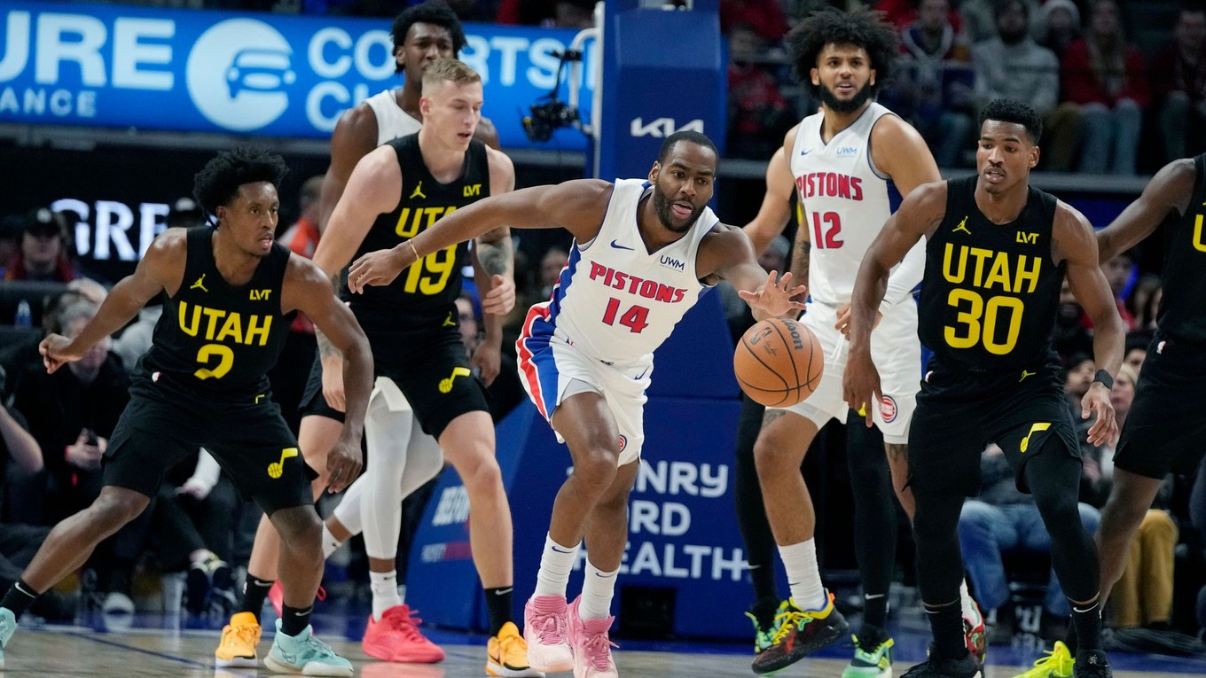 Momentka zo zápasu Detroit Pistons - Utah Jazz