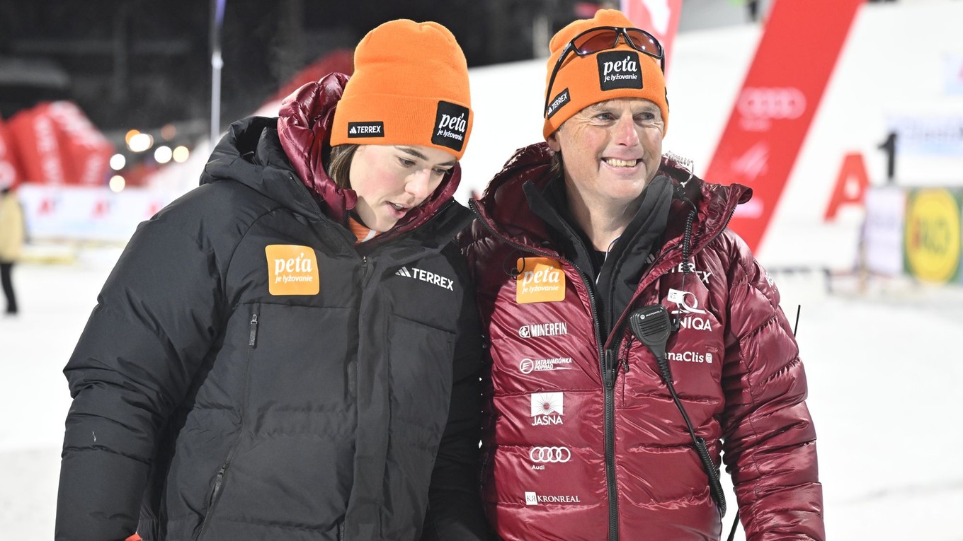 Petra Vlhová a jej tréner Mauro Pini.