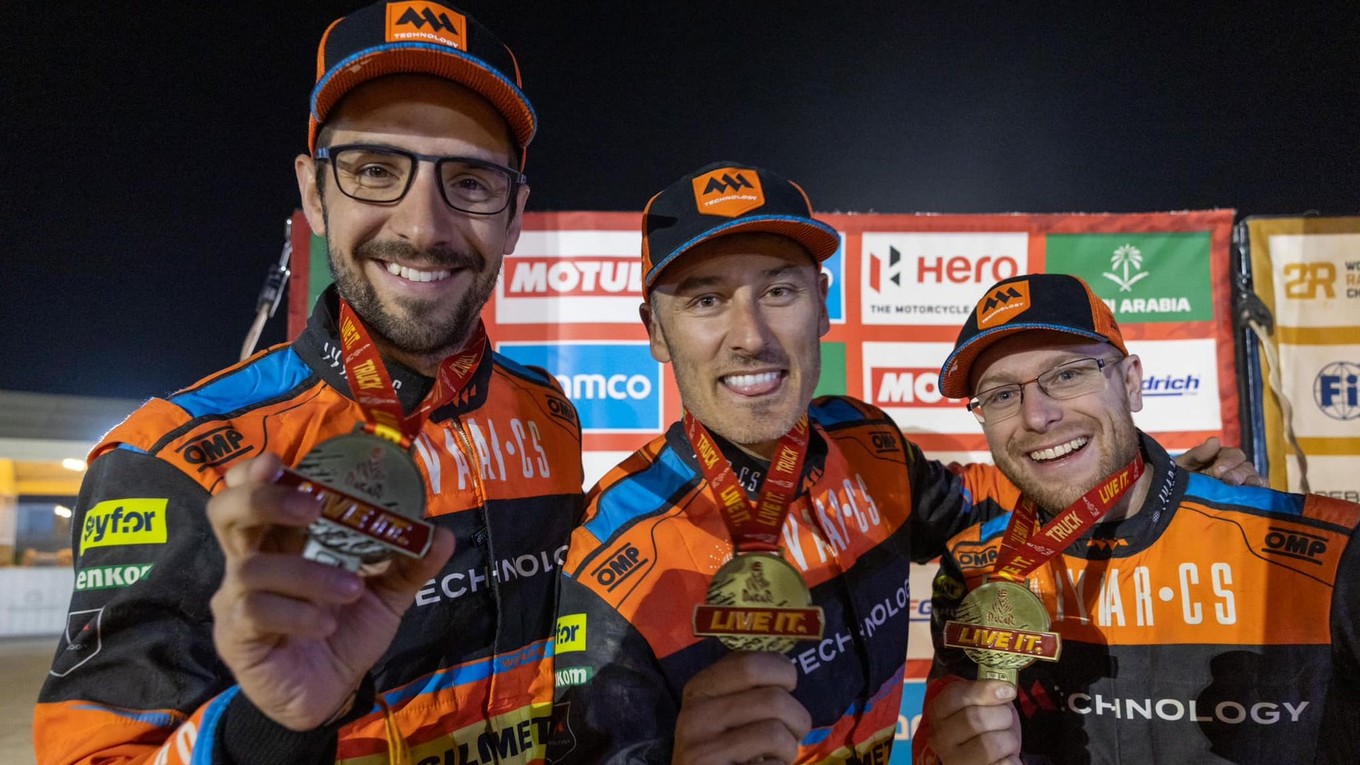 Českí jazdci Martin Macík, František Tomášek a David Švanda triumfovali na Rely Dakar 2024