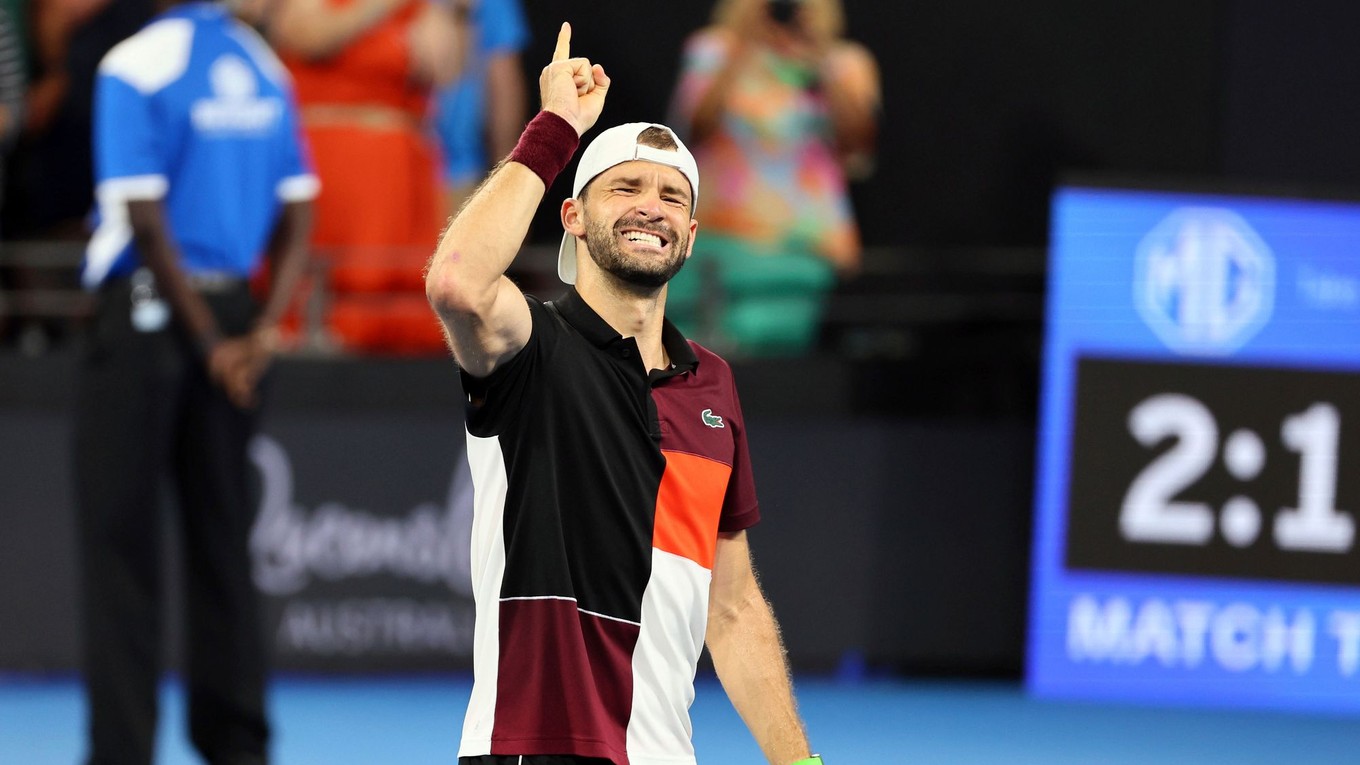 Grigor Dimitrov sa teší po zisku titulu na turnaji ATP v Brisbane.
