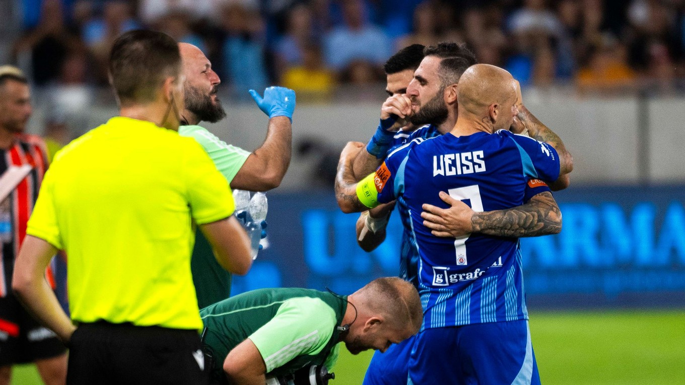 Tigran Barseghjan sa teší po strelenom góle v zápase ŠK Slovan Bratislava - Apoel Nikózia v prvom dueli 3. predkola Ligy majstrov.