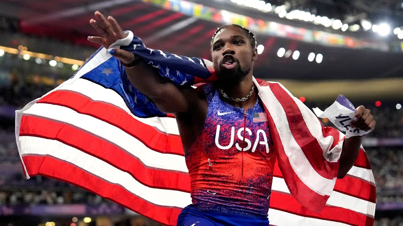 Noah Lyles oslavuje zisk zlata.