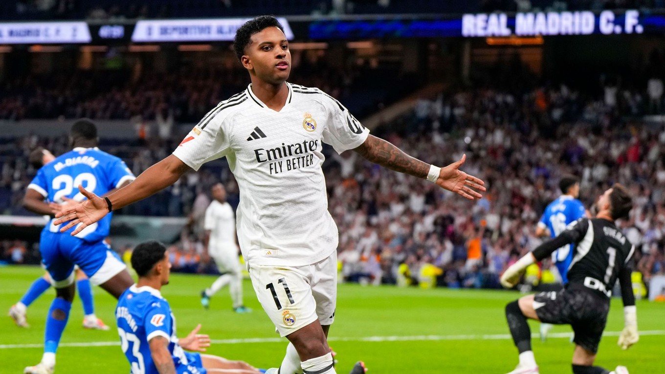 Rodrygo sa teší po strelenom góle v zápase Real Madrid - Deportivo Alavés v 7. kole La Ligy.