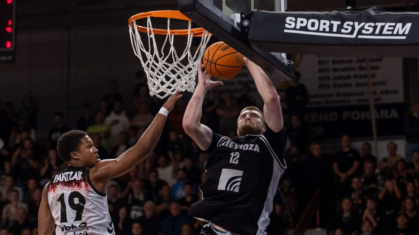 Momentka z pohárového zápasu BC Prievidza - Bilbao Basket. 