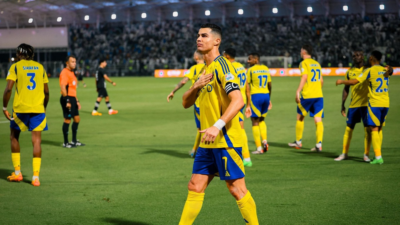 Cristiano Ronaldo po strelenom góle v drese Al-Nassr FC.