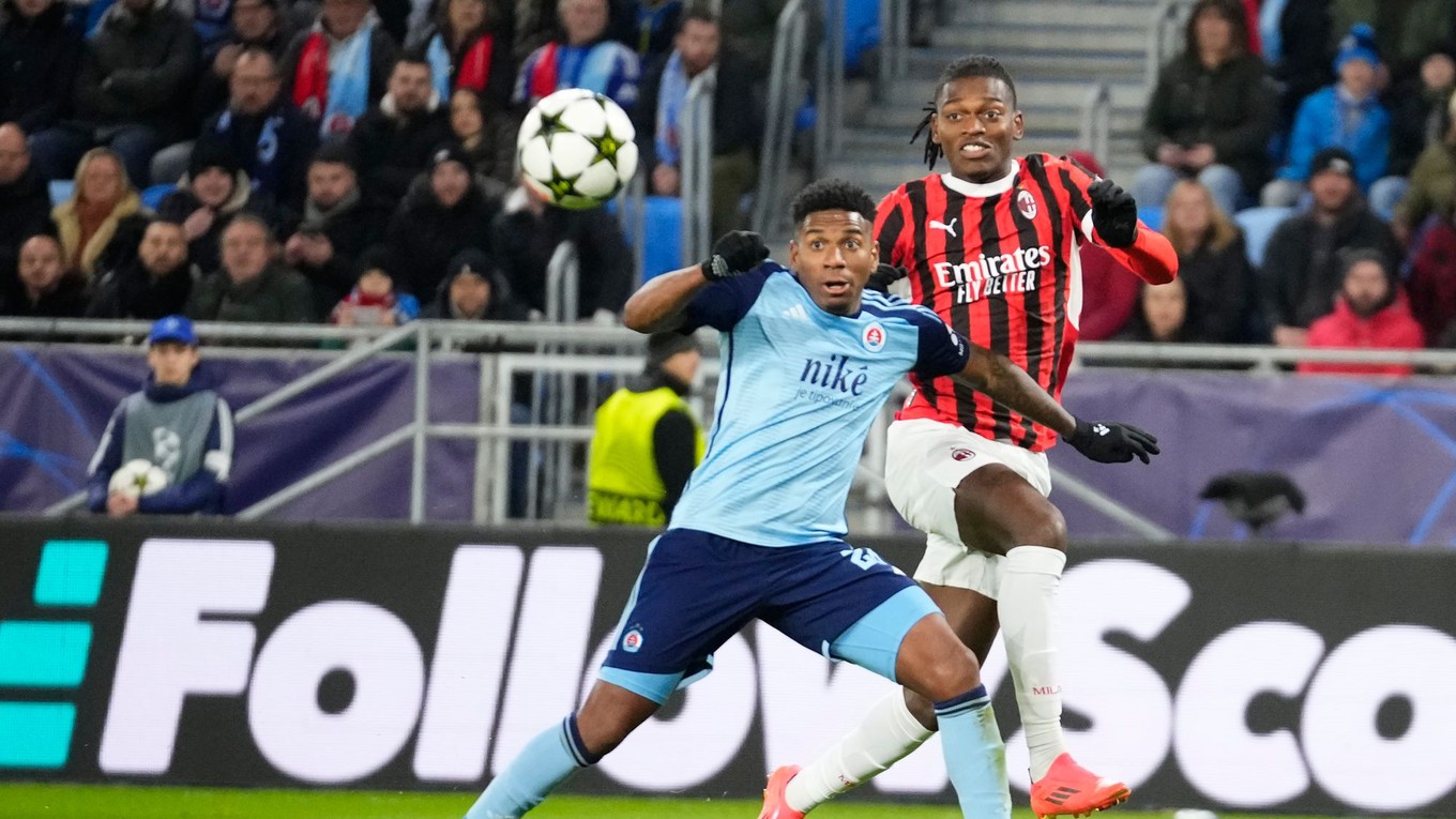 Cesar Blackman v súboji s Rafaelom Leaom.