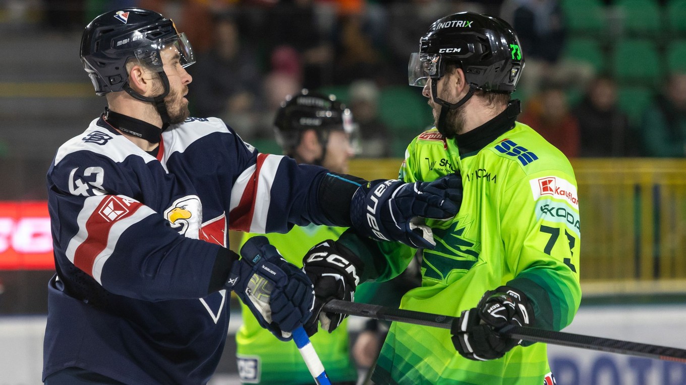 Sprava v súboji Róbert Varga (Žilina) a Patrik Maier (Bratislava).