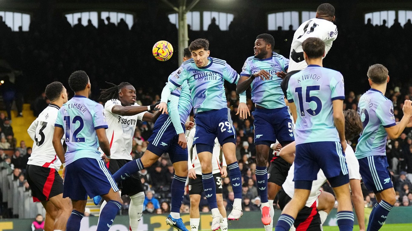 Kai Havertz (v strede) v zápase Fulham FC - Arsenal FC v 15. kole Premier League.